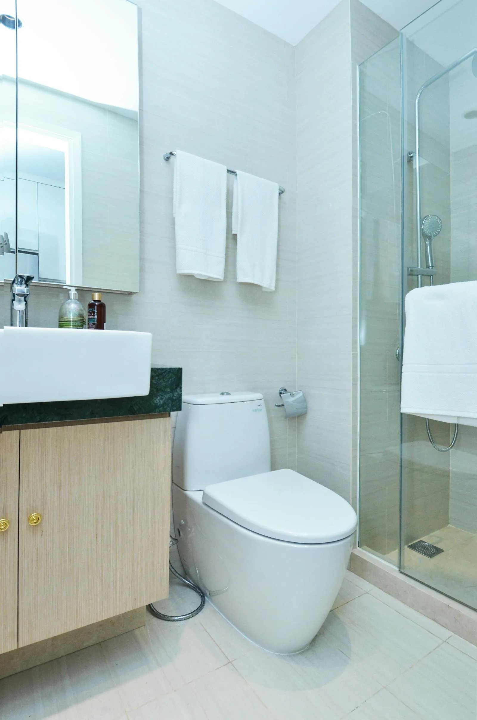 Débouchage lavabo, évier et douche par Mathias Services : intervention propre et rapide
